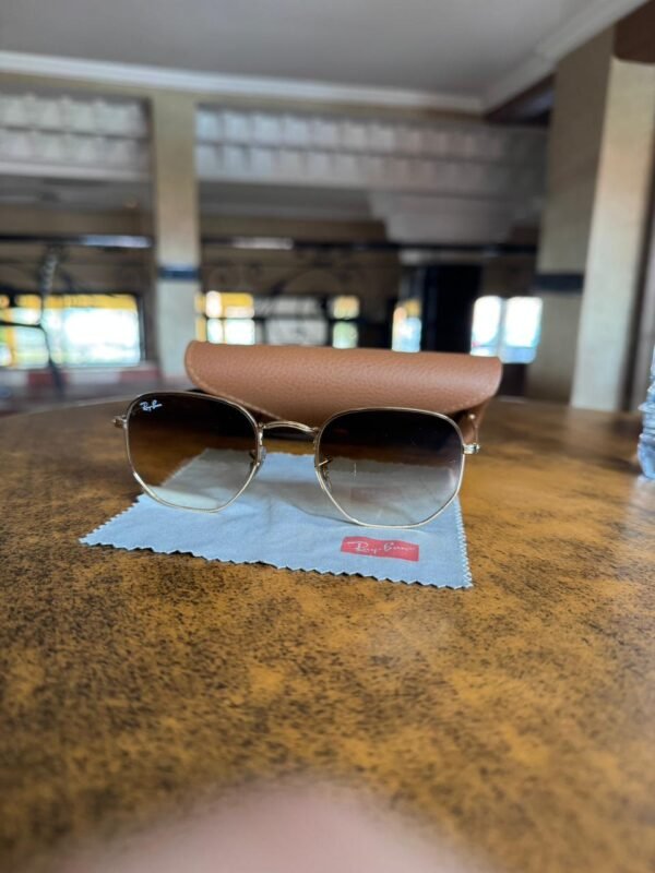 e5c0f5a4-5372-42b2-95cf-363ef2f641f9 e5c0f5a4-5372-42b2-95cf-363ef2f641f9